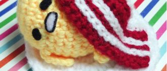 Free crochet pattern Gudetama with bacon